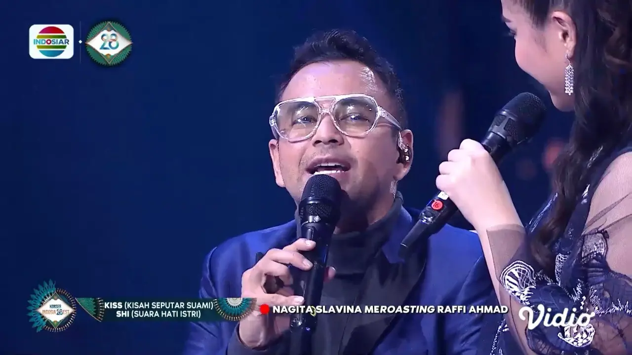 Raffi Ahmad dan Nagita Slavina saling roasting di panggung HUT Indosiar ke-28 hari pertama bertema Konser Indosia28est