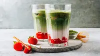 Resep Strawberry Matcha Latte, Minuman 3 Lapis yang Cantik dan Segar