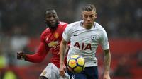 Manajer Manchester United, Jose Mourinho, kabarnya menjadikan bek Tottenham Hotspur, Toby Alderweireld, sebagai target transfer pada musim panas 2018. (AFP/Oli Scarff)