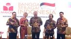 Mendag RI Enggartiasto Lukita (tengah), Duta Besa Rusia untuk Indonesa Lyudmila Vorobieva (kedua kiri) dan Presiden Direktur Mayora Group Andre Atmadja (kanan) foto bersama usai konferensi pers di Jakarta, Selasa (6/2). (Liputan6.com/Angga Yuniar)