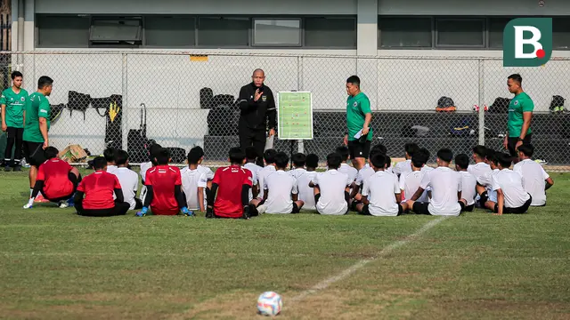 Foto: Nova Arianto Pimpin Latihan Perdana Timnas Indonesia U-16, Panggil 32 Pemain