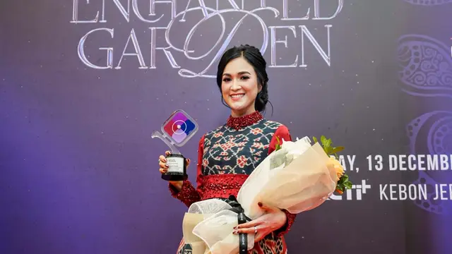 Lestarikan Budaya dan Wastra Indonesia, Desainer Laely Indah Raih Penghargaan.