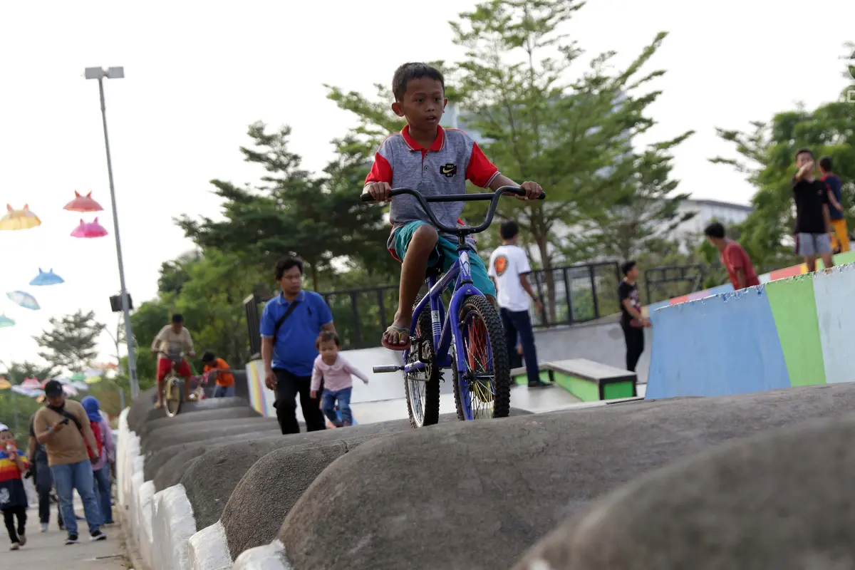 Keceriaan Anak Anak Bermain di RPTRA Kalijodo