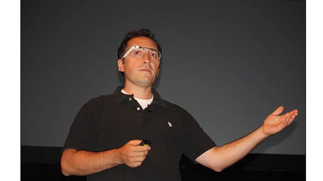 Pimpinan Google Glass Berlabuh ke Amazon