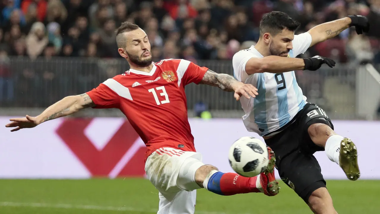 FOTO: Sergio Aguero Antar Argentina Bungkam Rusia