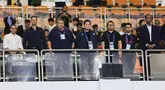 Ketua PSSI, Erick Thohir bersama pelatih Timnas Indonesia, Patrick Kluivert, dan para asistennya menonton pertandingan BRI Liga 1 2024/2025. Kali ini, arsitek asal Belanda itu memantau laga Dewa United kontra Persija Jakarta. (Bola.com/Abdul  Aziz)