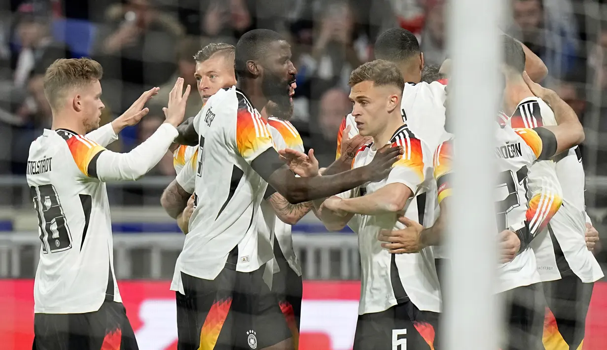 Der Panzer sukses mengakhiri laga dengan kemenangan 2-0 atas Prancis. (AP Photo/Laurent Cipriani)