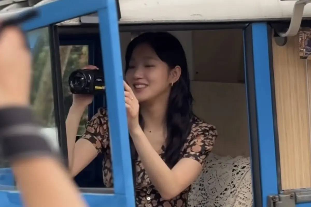 Kim Go Eun Pemeran Exhuma Saat Syuting di Bandung