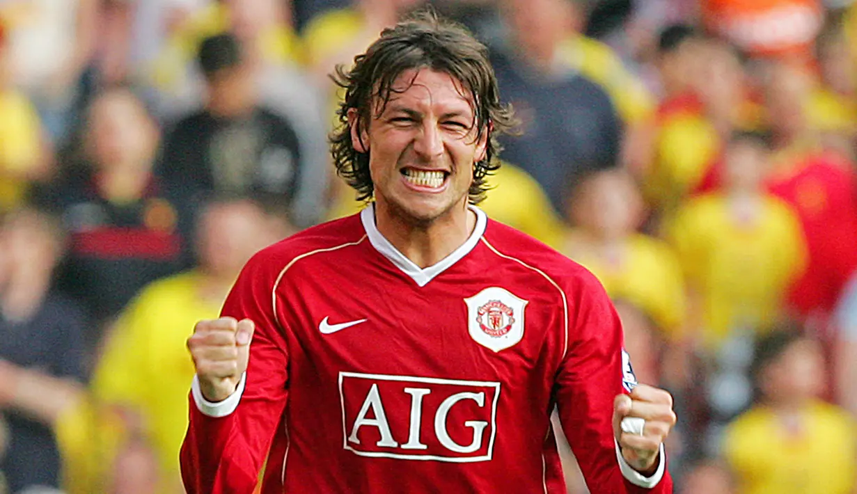 Gabriel Heinze - Faktor cedera membuat Heinze kehilangan tempatnya di inti Setan Merah. Pria asal Argentina itu harus rela digeser Patrice Evra di posisi bek kiri. Heinze akhirnya pindah ke Real Madrid pada 2007.(AFP/Carl De Souza)