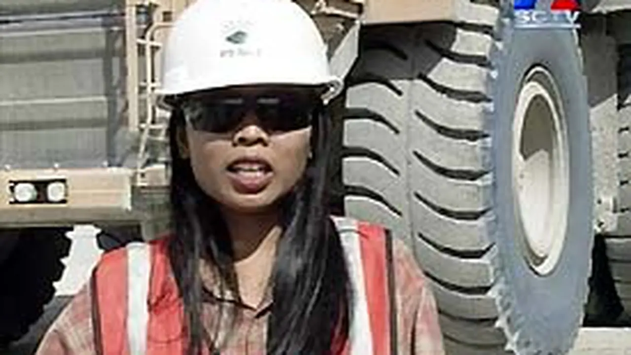 021103aYuniTbng.jpg