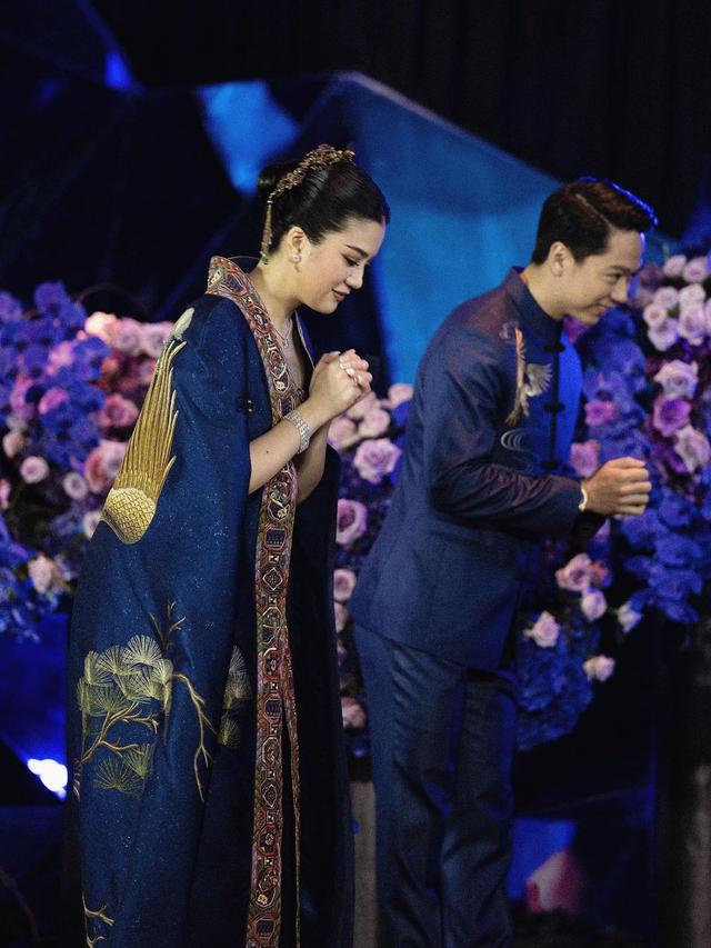 7 Momen Upacara Tea Pai Kevin Sanjaya dan Valencia Tanoe yang Tampil Menawan