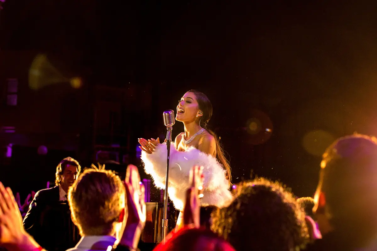 [Bintang] Ariana Grande