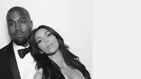 Kim Kardashian dan Kanye West (E!)