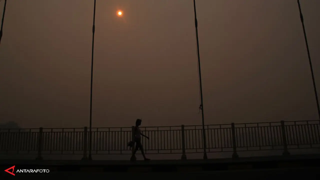 pekanbaru-kabut-asap-130827c.jpg