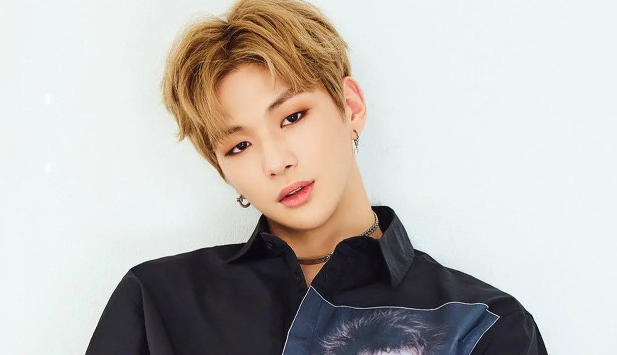 Dan akhirnya kabar itu pun sampai ke telinga agensi Kang Daniel, YMC Entertainment. Dan mereka membenarkan jika cowok berwajah tampan itu sempat berkunjung ke rumah sakit. (Foto: Allkpop.com)