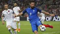 Olivier Giroud dalam pertandingan Prancis vs Albania, Kamis (16/6/2016) dinihari di Velodrome, Marseille. (REUTERS/Yves Herman Livepic)