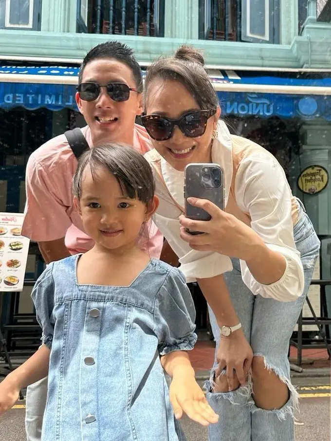 Yuanita Christiani bersama keluarga kecilnya (Instagram/yuanitachrist)