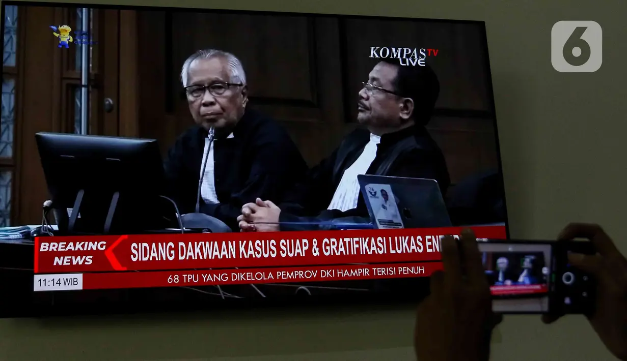 Pihak dari kuasa hukum Lukas Enembe sebelumnya menyampaikan bahwa Lukas ingin menghadirkan langsung sidang perdananya tersebut. (Liputan6.com/Herman Zakharia)