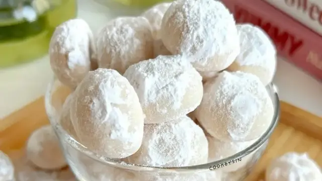 Resep putri salju mede lumer. (dok. Cookpad @sinthiatan)