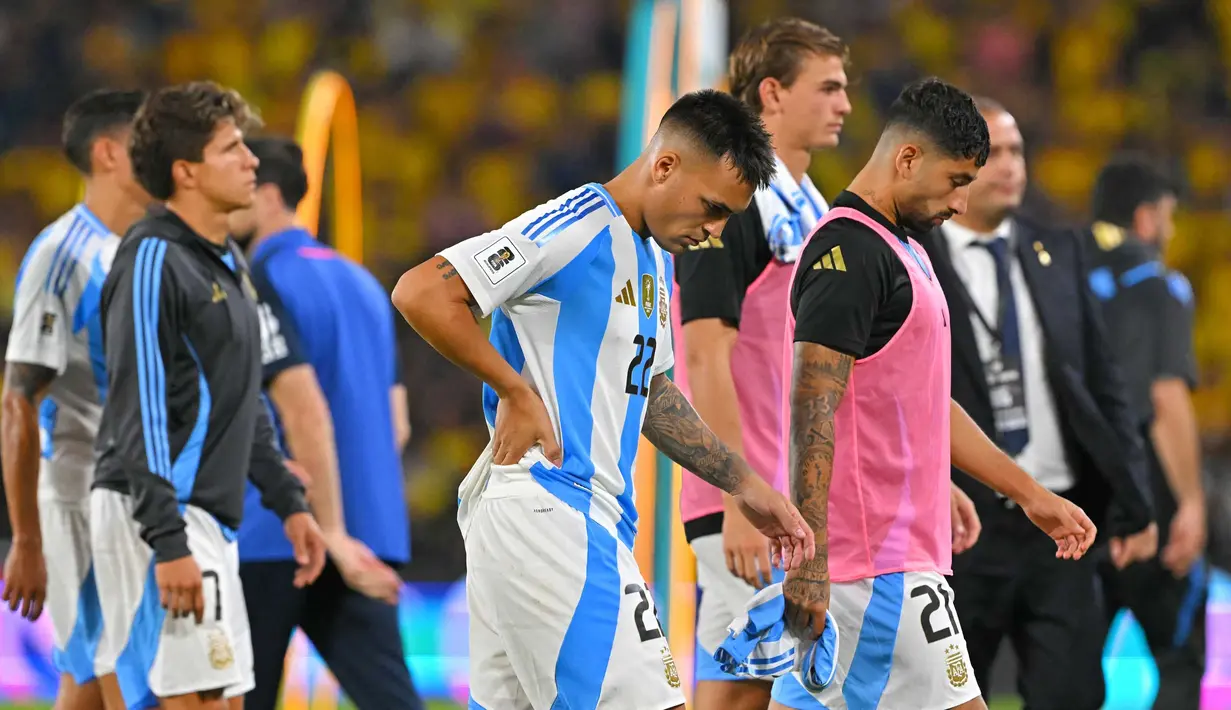 Bertandang ke Estadio Monumental Banco Pichincha, La Albicelestes tak mampu keluar dari tekanan dan harus mengakui keunggulan Ekuador dengan skor 0-1. (Rodrigo BUENDIA/AFP)