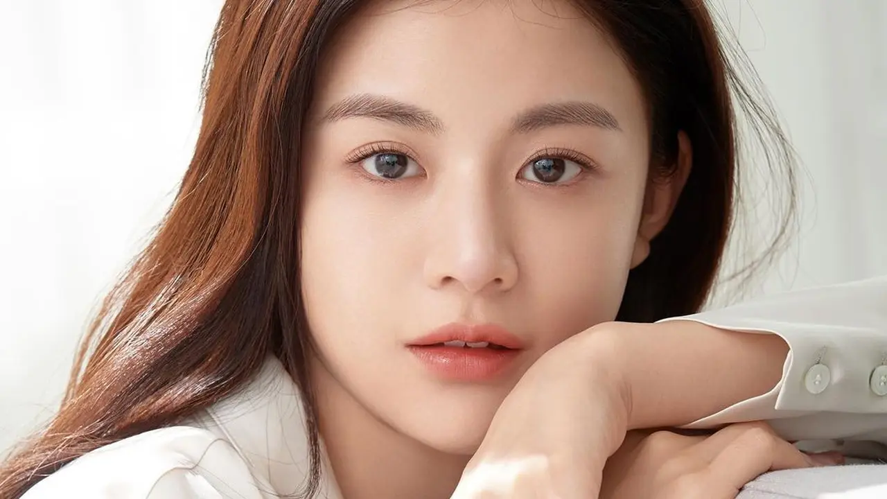Go Youn Jung