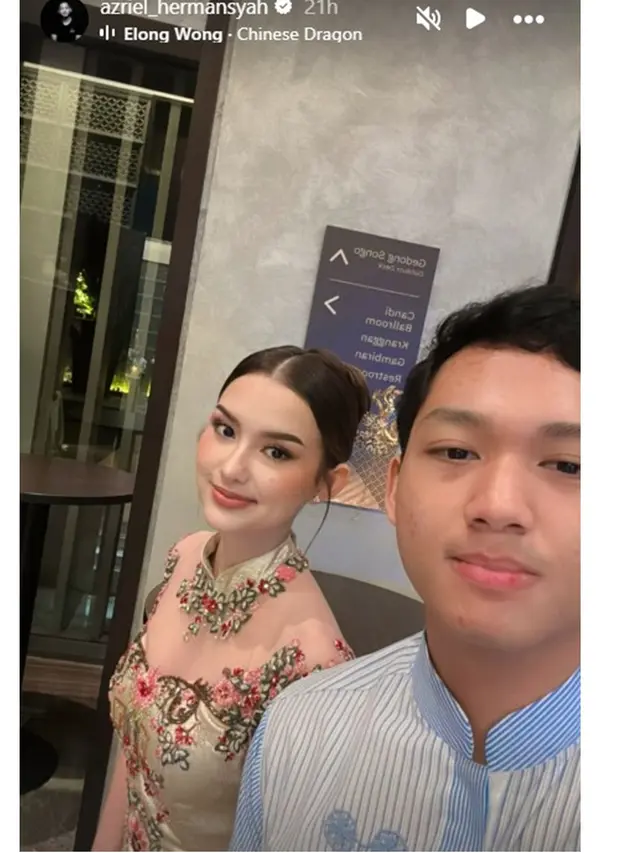6 Pesona Sarah Menzel di Acara Sangjit Sang Kakak, Anggun Berbalut Kebaya Emas