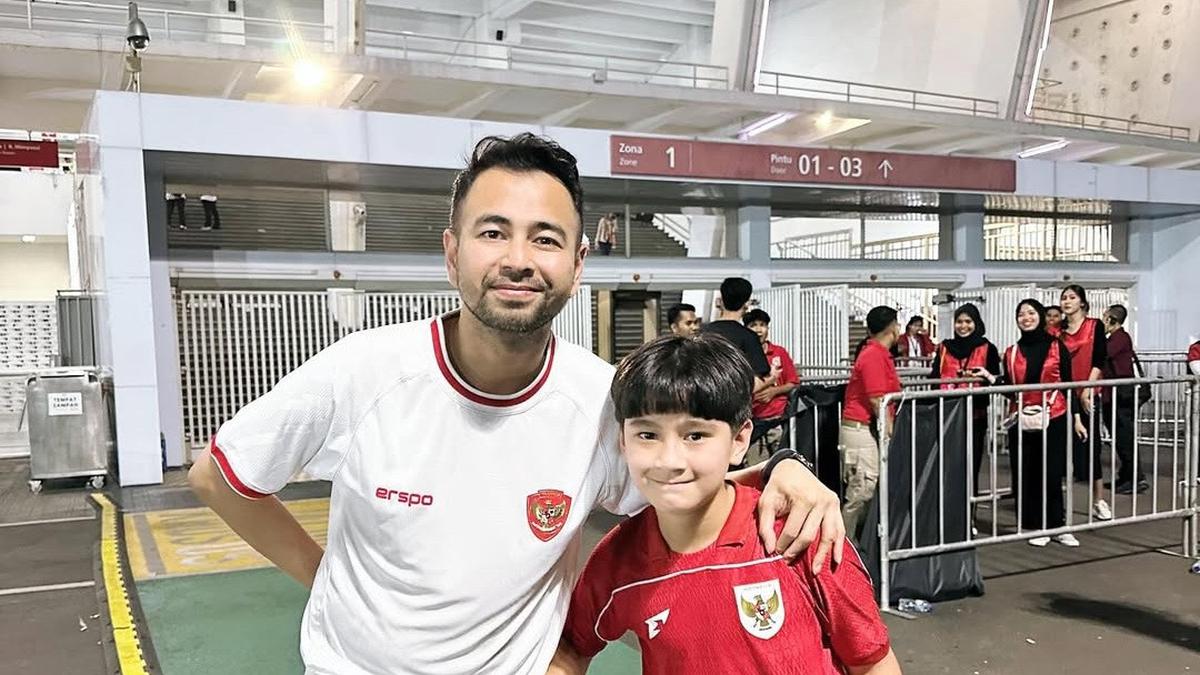 7 Potret Artis Nonton Timnas Indonesia vs China, dari Raffi Ahmad sampai Ummi Pipik