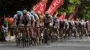 Etape keempat Internasional Tour De Banyuwangi Ijen dikenal dengan istilah City Tour, para pebalap harus menyelesaikan 12 putaran di dalam Kabupaten Banyuwangi, Jawa Timur, (19/10/2014).  (Liputan6.com/Helmi Fithriansyah) 
