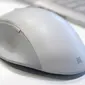 Microsoft meluncurkan produk mouse terbarunya yang diberi nama, Surface Precision Mouse. (Doc: Techcrunch)