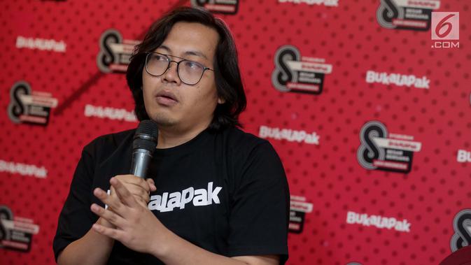 Founder dan CEO  Bukalapak Achmad Zaky memberikan keterangan kepada awak media saat merayakan HUT ke-8 Bukalapak di Jakarta, Rabu (10/1). (Liputan6.com/Faizal Fanani)