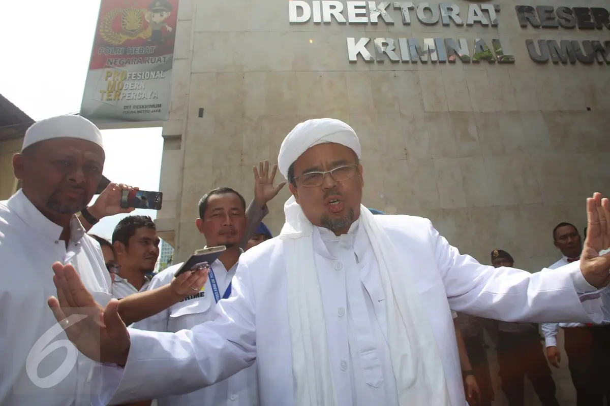 20170201-Habib Rizieq Diperiksa terkait Kasus Makar di Polda-Jakarta