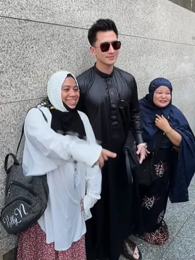 Verrel Bramasta umrah (Instagram/vennamelindareal)