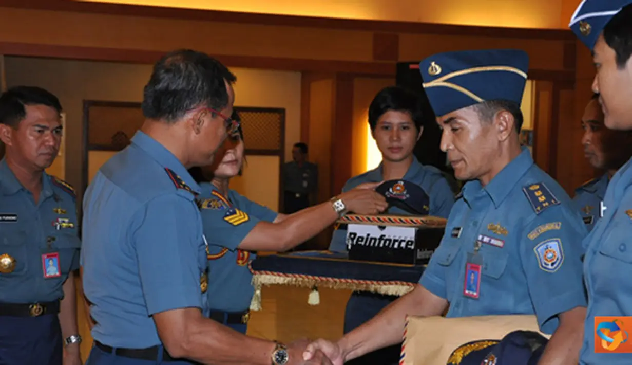 Citizen6, Surabaya: Menurut Komandan Kontingan Kobangdikal yang juga Komandan Pusat Pendidikan Bantuan Administrasi, Kolonel Laut (S) Untung Purnomo, Ke-142 atlit tersebut, akan berlaga di enam cabang olahraga. (Pengirim: Penkobangdikal)