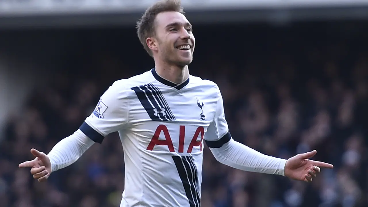 Tendangan Luar Biasa Eriksen Buat Kiper Tak Berdaya