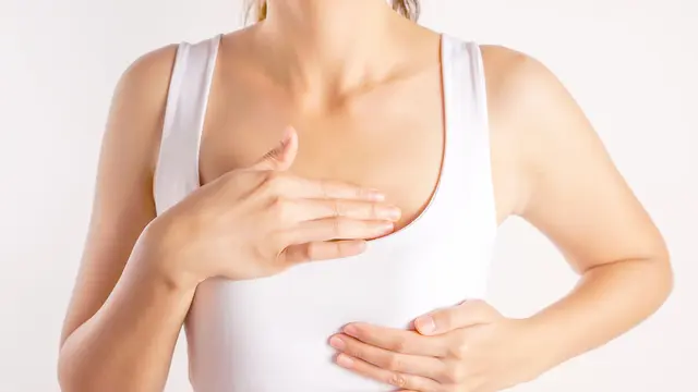 Cara Membedakan Tumor dan Kanker di Payudara (BigmanKn/Shutterstock)