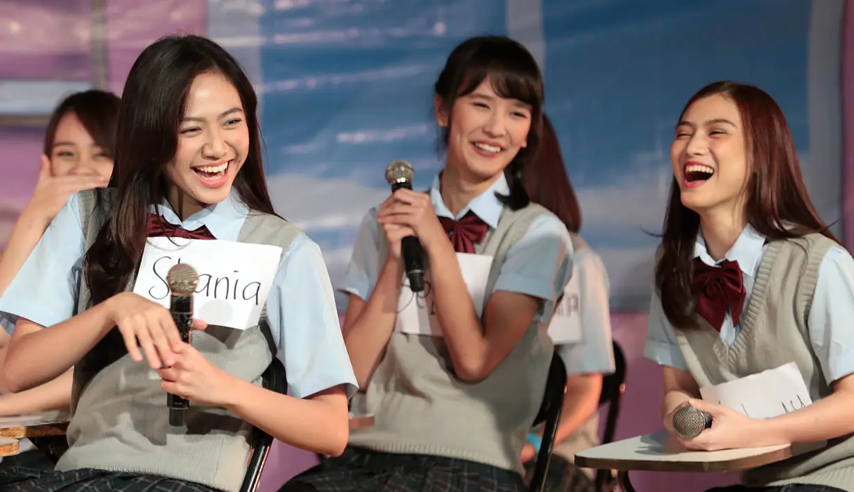 Sebelum diadakan acara penutupan, JKT 48 juga menggelar acara buka bersama dengan anak-anak yatim dari Rumah Cahaya. Dalam acara penutupan kegiatan Ramadan JKT48, juga diisi oleh Demian Aditya dan JKT48 School. (Deki Prayoga/Bintang.com)