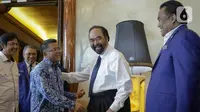 Ketum Partai Nasdem Surya Paloh terima kunjungan Presiden PKS Sohibul Iman bersama jajaran di DPP Nasdem, Jakarta, Rabu (29/1/2020). Sohibul mengatakan, kunjungan kali ini sebagai bentuk kunjungan balasan yang pernah dilakukan Paloh dan jajaran NasDem akhir Oktober 2019. (Liputan6.com/Faizal Fanani)