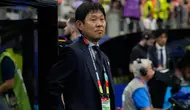 Pelatih kepala Jepang, Hajime Moriyasu, berdiri sebelum pertandingan Grup F Piala Dunia antara Belanda dan Jepang di Arlington, Texas, dekat Dallas, Senin, 15 Juni 2026. (AP Photo/Tony Guttierez)