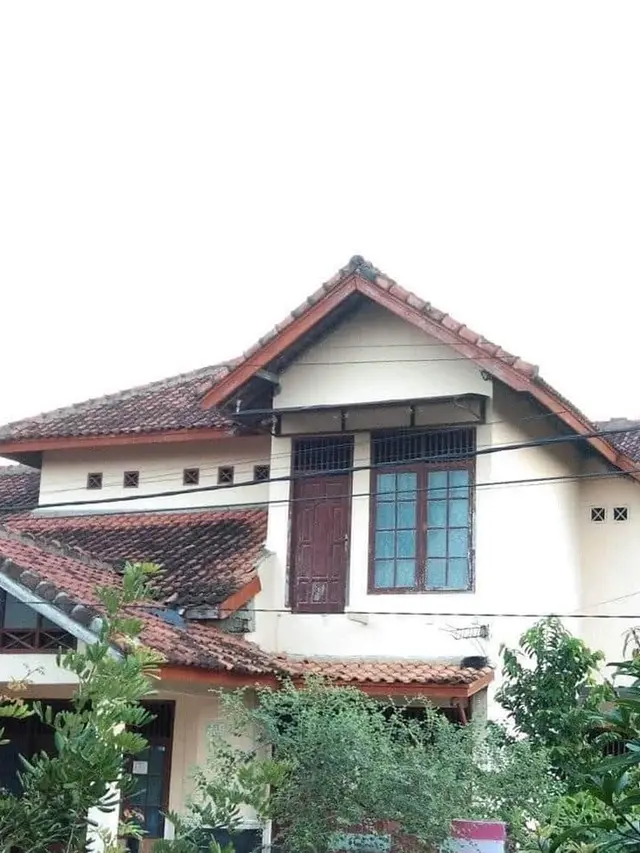 6 Desain Pintu Rumah Ini Nyeleneh, Absurd Banget