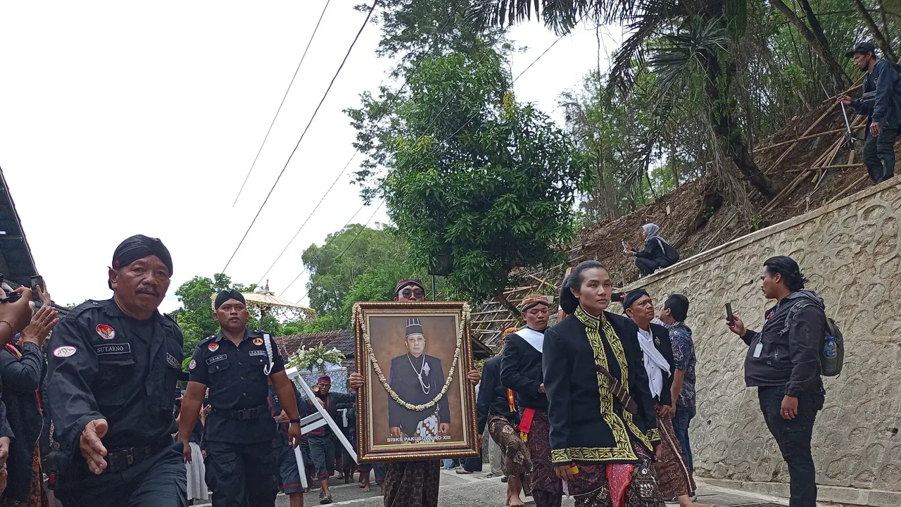 Pemakaman PB XIII di Imogiri Bantul