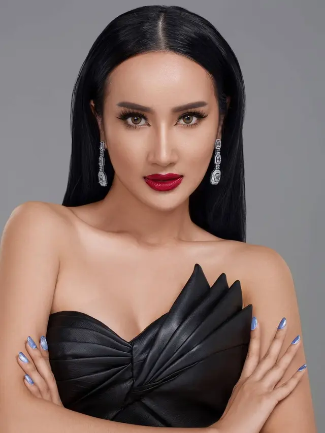 6 Pesona Bella Aprilia Sant saat Pakai Gaun Hitam, Memesona