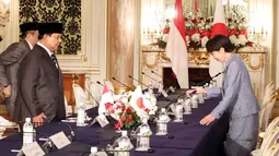 Pertemuan keduanya dilaksanakan di Istana Akasaka, Tokyo, Selasa 31 Maret 2026. Tampak dalam foto, Presiden Republik Indonesia, Prabowo Subianto (kiri) dan Perdana Menteri Jepang Sanae Takaichi, saat mengadakan pertemuan di Istana Akasaka, Tokyo pada Selasa 31 Maret 2026. (YOSHIKAZU TSUNO/POOL/AFP)