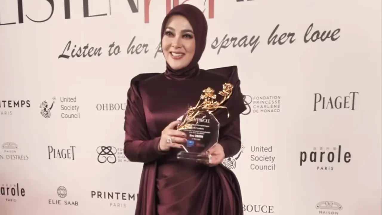 Syahrini di Festival Film Cannes 2025. [@princessyahrini]