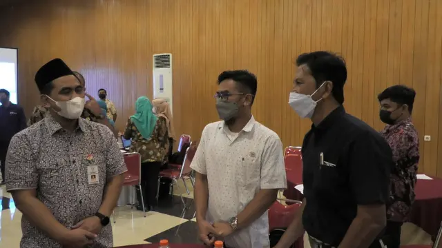 Rakor penanggulangan kemiskinan ekstrem dan penyelesaian sambungan listrik bagi rumah tangga kurang mampu di Kabupaten Banyumas, Banjarnegara dan Kebumen. (Foto: Liputan6.com/Pemkab Banyumas)