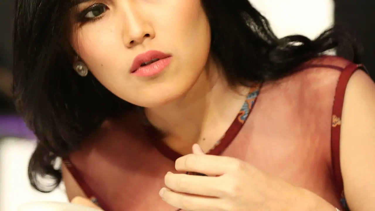 [Bintang] Ayu Ting Ting
