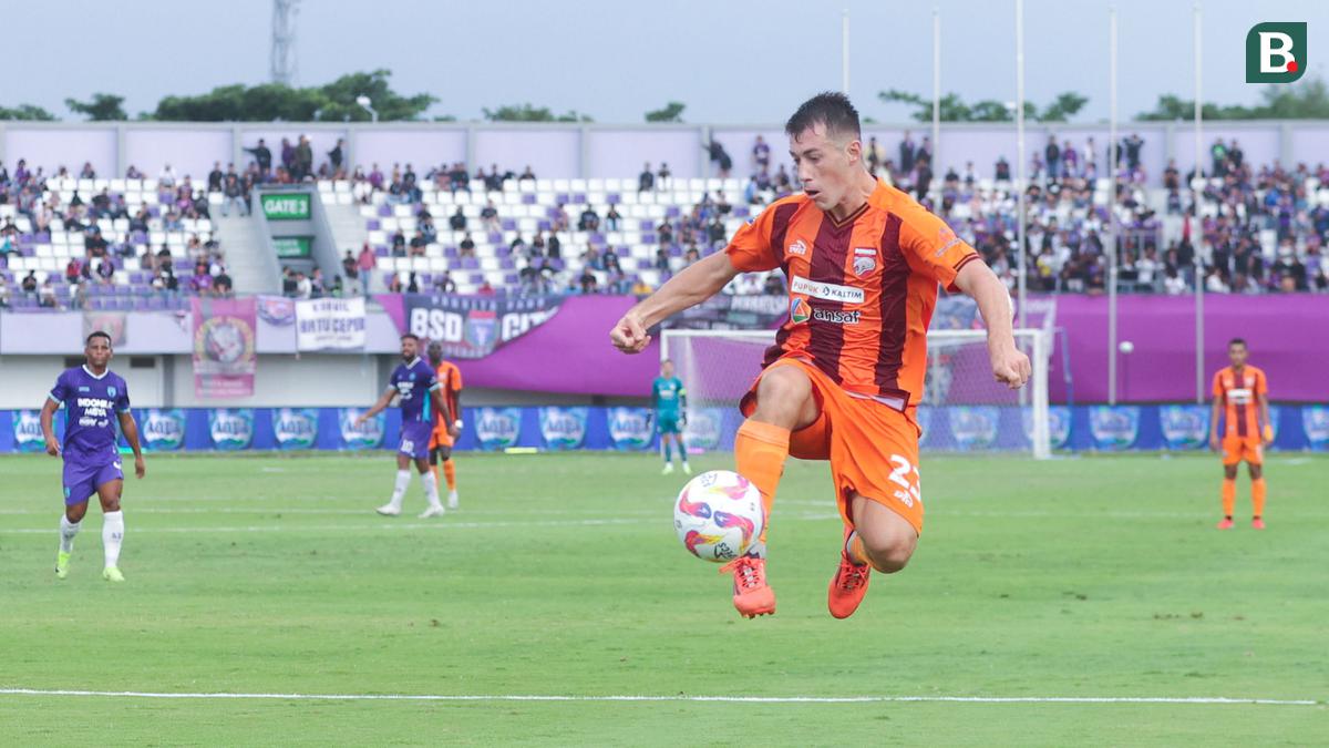 Foto: Aksi Mariano Peralta Acak-acak Pertahanan Persita, Borneo FC Petik Poin Berharga di BRI Liga 1