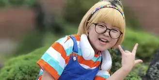 Go Do Yeon yang berusia 9 tahun tampil menggemaskan dengan beberapa outfit yang ia posting di akun Instagramnya @lee_6038.