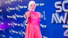 Pemilik nama Cut Syifa Hanasalsabila itu dinobatkan sebagai Aktris Pendamping Paling Ngetop untuk sinetron yang pernah dimainkannya, yaitu Love Story The Series. Dikutip dari Kapanlagi, Syifa mengaku sangat tak menduga atas kemenangannya. Apalagi sepanjang kariernya, artis cantik ini bisa dikatakan belum mendapat penghargaan apapun. (Liputan6.com/IG/@cutsyifaa)
