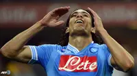 Cavani Isyaratkan Akan Tinggalkan Napoli