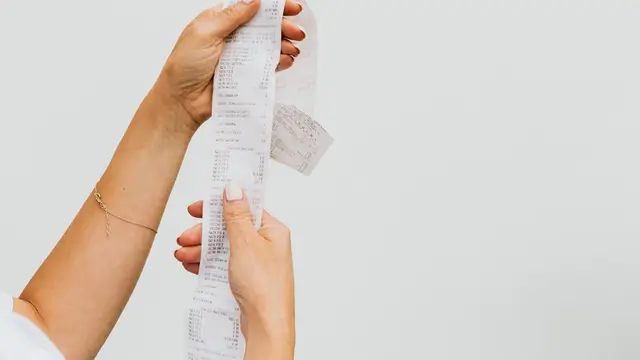 Ciri Orang yang Simpan Struk Belanja Bertahun-tahun Menurut Psikologi